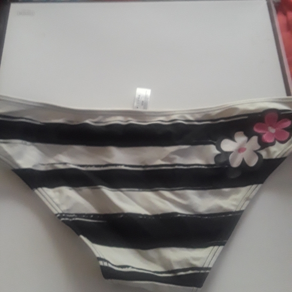 Striped Tankini! - Picture 6 of 7